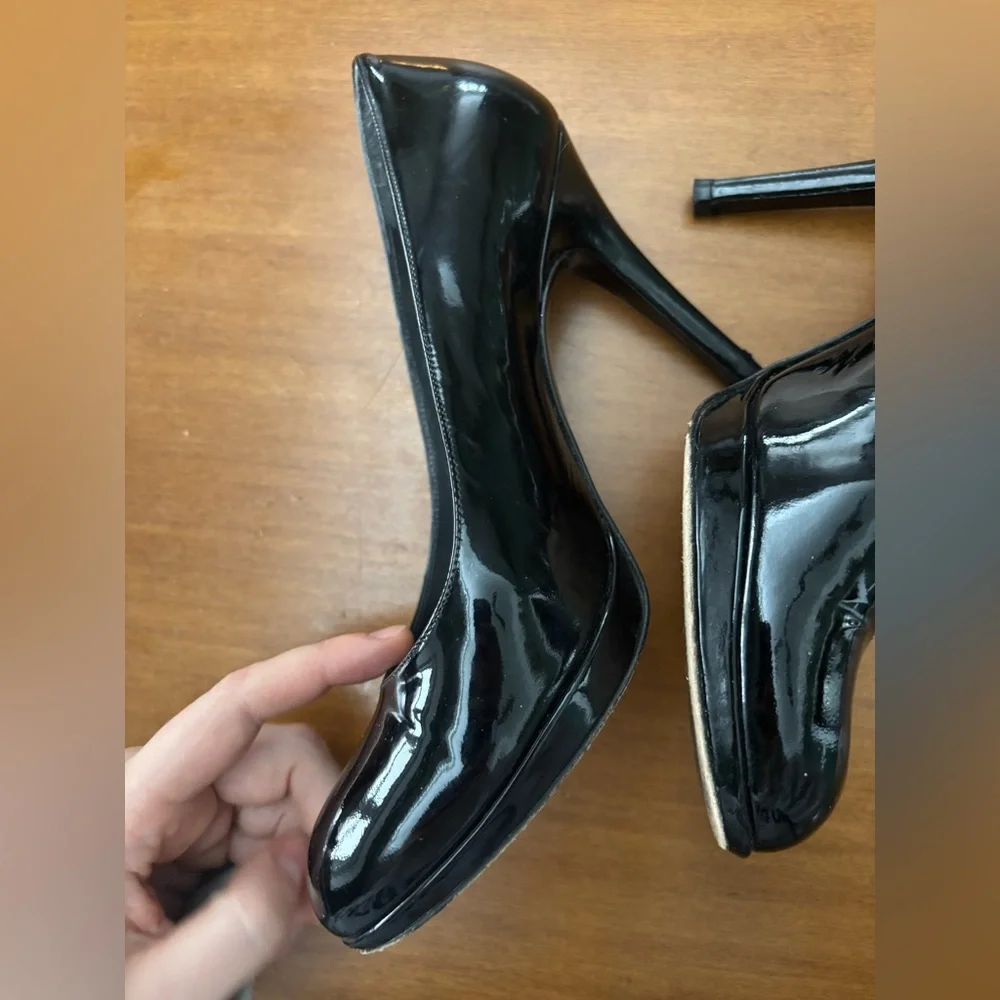 Stuart Weitzman Glossy Black Heels Size 6 - Picture 12 of 15